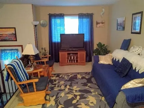 625 S Hackett Rd, Waterloo, IA 50701 photo 7