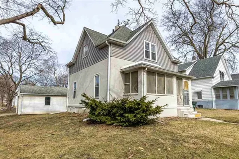 1003 Bertch Ave, Waterloo, IA 50702 photo 2