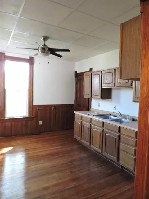 307 E Main St, Decorah, IA 52101 photo 5