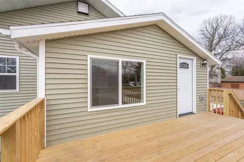 337 S Hackett Rd, Waterloo, IA 50701 photo 2