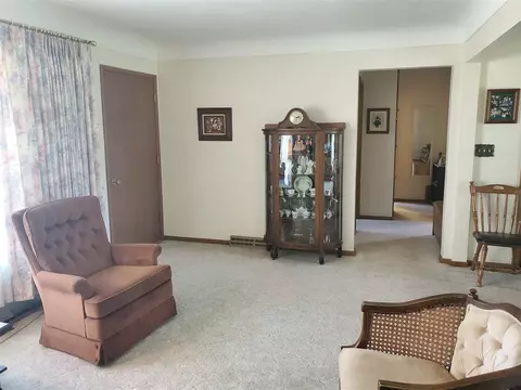 333 E State St, Dike, IA 50624 photo 4