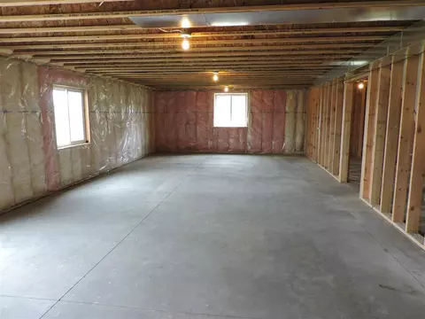 1876 Red Tail Dr, Waterloo, IA 50701 photo 11