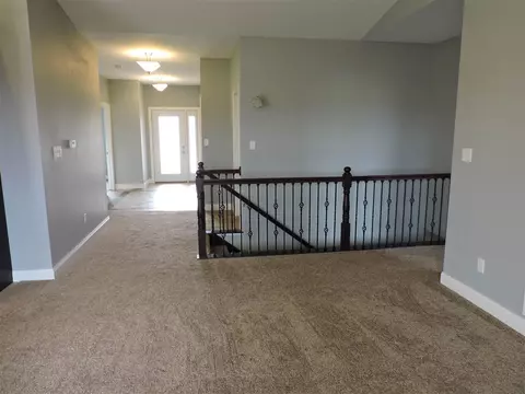 1876 Red Tail Dr, Waterloo, IA 50701 photo 5