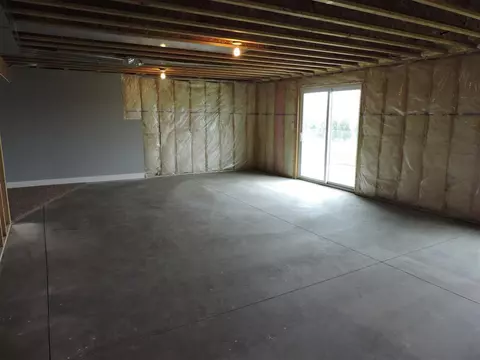 1876 Red Tail Dr, Waterloo, IA 50701 photo 12