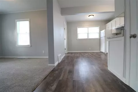 815 E Ridgeway Ave, Waterloo, IA 50702 photo 9
