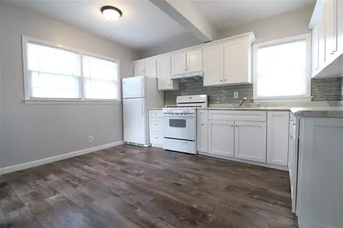 815 E Ridgeway Ave, Waterloo, IA 50702 photo 5