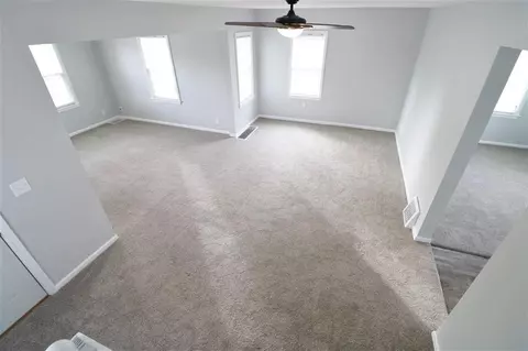 815 E Ridgeway Ave, Waterloo, IA 50702 photo 2