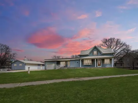 236 E 5th St, Readlyn, IA 50668 photo 1
