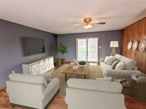 236 E 5th St, Readlyn, IA 50668 photo 2