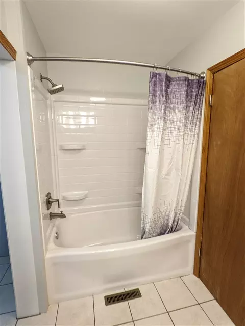236 E 5th St, Readlyn, IA 50668 photo 7