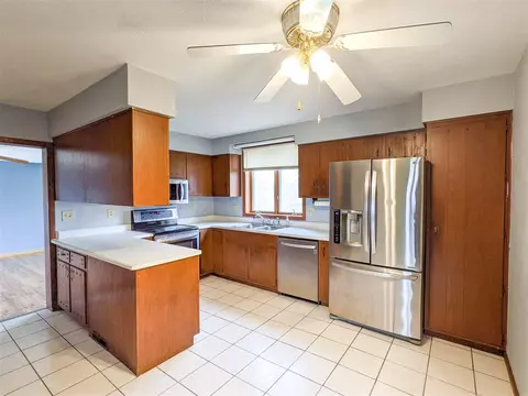 236 E 5th St, Readlyn, IA 50668 photo 5