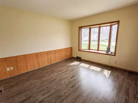 236 E 5th St, Readlyn, IA 50668 photo 12