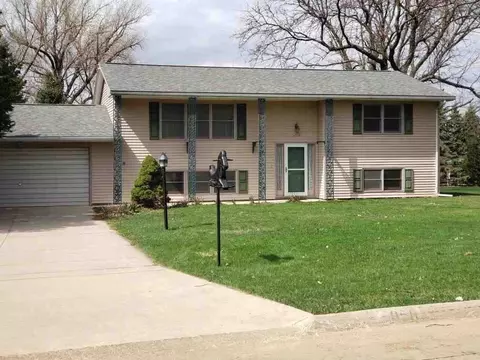 5050 Eldora Ct, Waterloo, IA 50701 photo 1