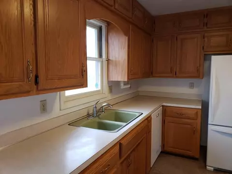 5050 Eldora Ct, Waterloo, IA 50701 photo 4