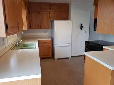 5050 Eldora Ct, Waterloo, IA 50701 photo 5