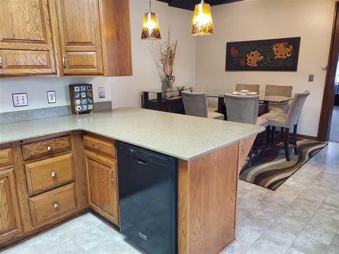 331 E 3rd Ave, Cresco, IA 52136 photo 7