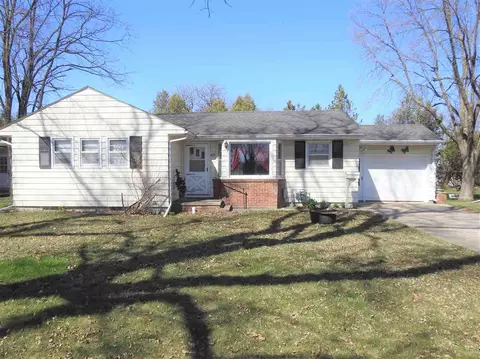 810 W 3rd St, Sumner, IA 50674 photo 1