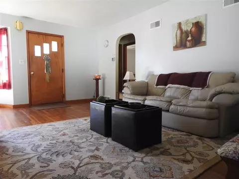 810 W 3rd St, Sumner, IA 50674 photo 5