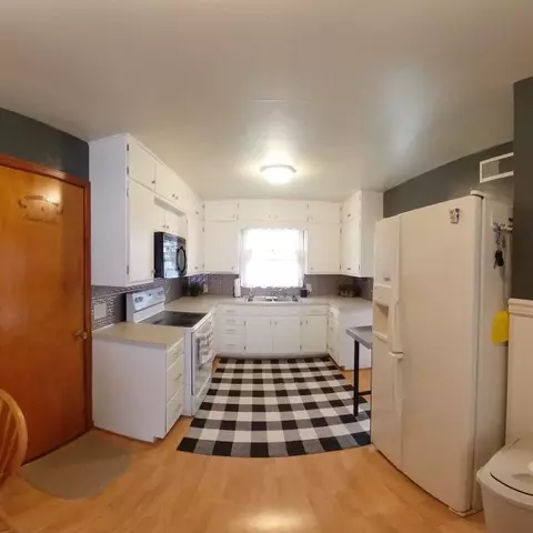810 W 3rd St, Sumner, IA 50674 photo 4