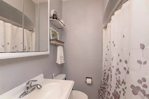 227 Bertch Ave, Waterloo, IA 50702 photo 12