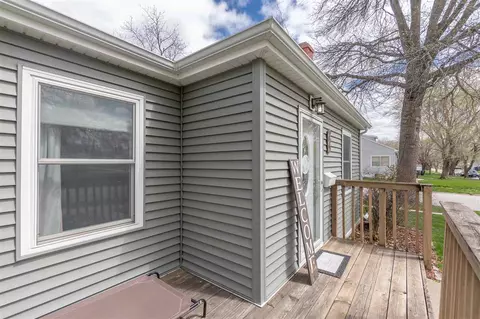 227 Bertch Ave, Waterloo, IA 50702 photo 2