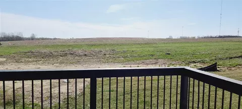 731 Grindstone Cir, Waterloo, IA 50702 photo 11