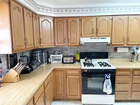 308 Main St, Decorah, IA 52101 photo 8