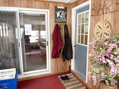 308 Main St, Decorah, IA 52101 photo 9