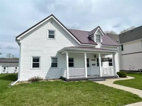 308 Main St, Decorah, IA 52101 photo 1