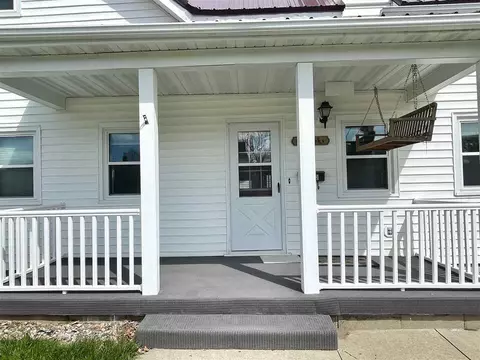 308 Main St, Decorah, IA 52101 photo 2