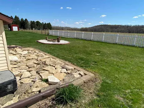 28836 State St, Eldorado, IA 52175 photo 25