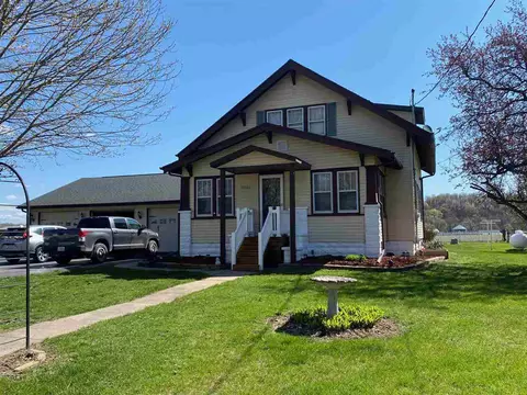 28836 State St, Eldorado, IA 52175 photo 1