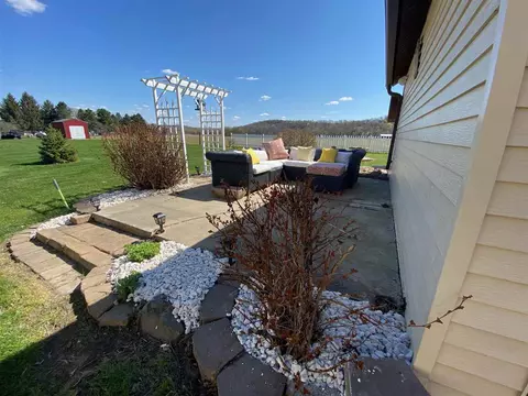28836 State St, Eldorado, IA 52175 photo 5