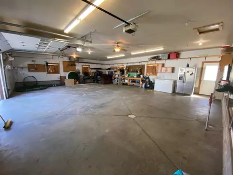 28836 State St, Eldorado, IA 52175 photo 2