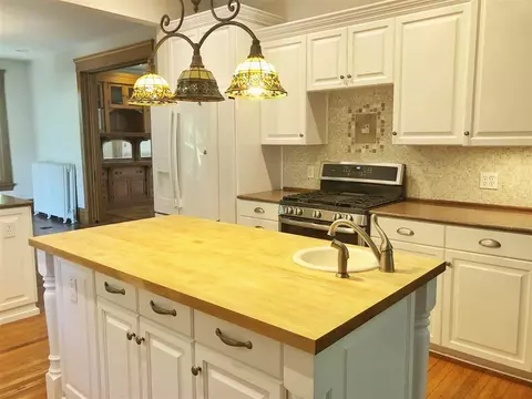 918 Pleasant Ave, Decorah, IA 52101 photo 5