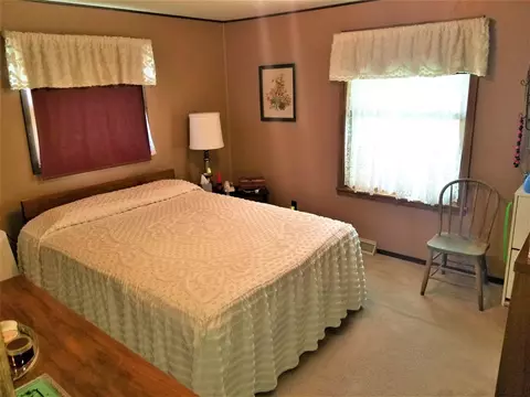 403 5th St, Readlyn, IA 50668 photo 9