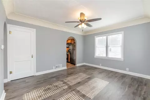 914 E Mitchell Ave, Waterloo, IA 50702 photo 5