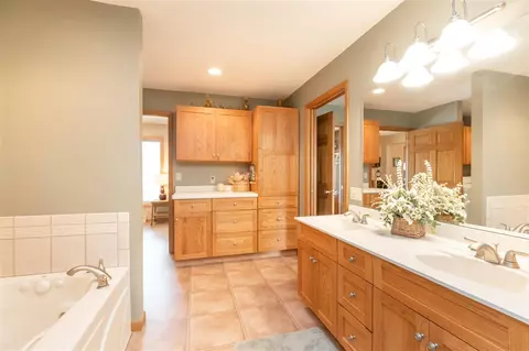 203 S Maple St, Sumner, IA 50674 photo 14