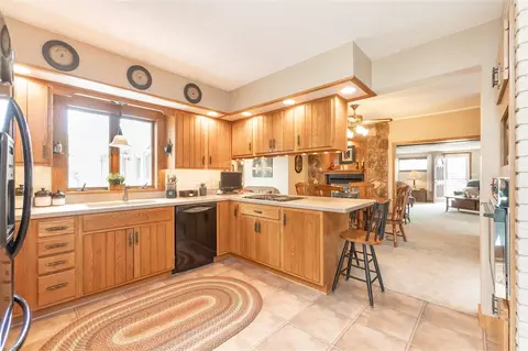 203 S Maple St, Sumner, IA 50674 photo 4