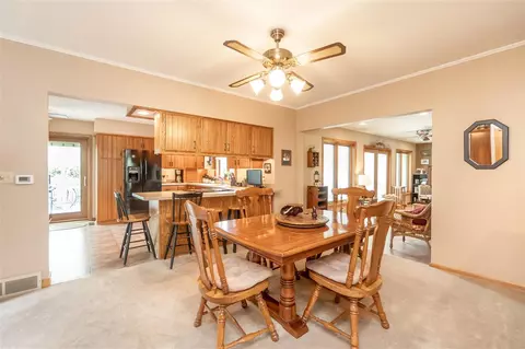 203 S Maple St, Sumner, IA 50674 photo 6