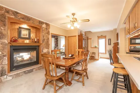 203 S Maple St, Sumner, IA 50674 photo 3