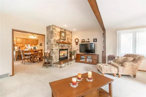 203 S Maple St, Sumner, IA 50674 photo 7