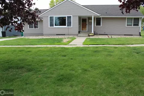 819 SE 3rd Ave, Hampton, IA 50441 photo 1