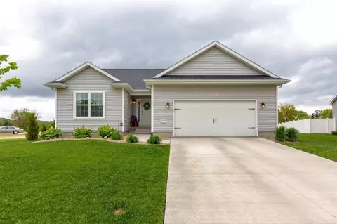 4448 Charm Dr, Waterloo, IA 50701 photo 1