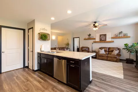 4448 Charm Dr, Waterloo, IA 50701 photo 8