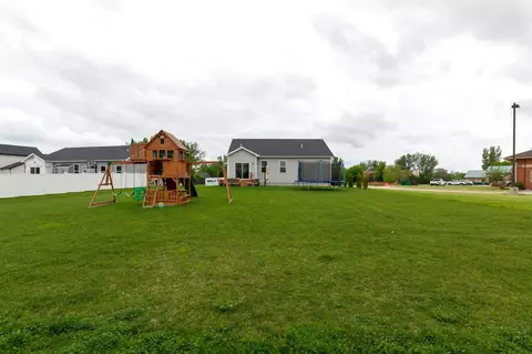 4448 Charm Dr, Waterloo, IA 50701 photo 27