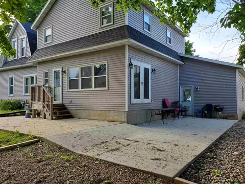 331 2nd St E, Cresco, IA 52136 photo 4