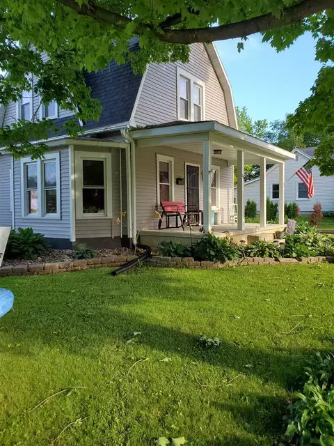 331 2nd St E, Cresco, IA 52136 photo 2