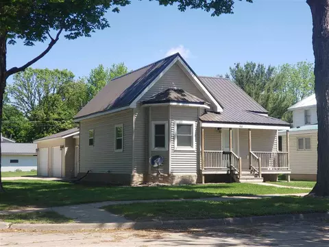 702 E 3rd Ave, Cresco, IA 52136 photo 1