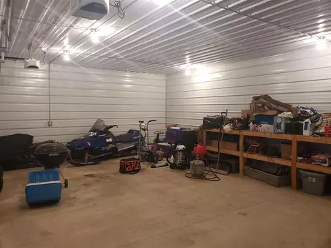 702 E 3rd Ave, Cresco, IA 52136 photo 12